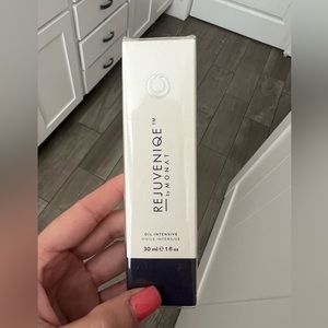 Monat Rejuveniqe intensive oil